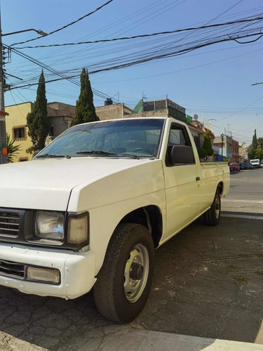 Nissan Np300 Estaquitas