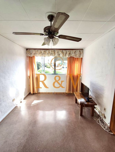 Imagen 2 de 15 de Apartamento 2 Dormitorios Con Renta En San Carlos