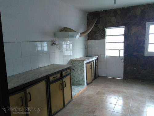 Imagen 4 de 19 de Casa En Venta Con Renta - 2 Dormitorios - 1 Baño - Andres Gomez - Malvin