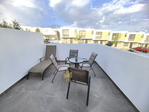 Casa Nueva En Querétaro Con Recámara Y Baño Privado En Planta Baja