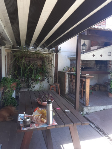Hermosa Casa Con Renta Ideal Inversión