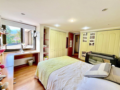 Casa Ampliada San Carlos De Apoquindo 6d/5b/3e En Condominio