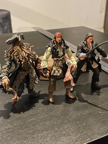 Set De Figuras Piratas Del Caribe El Cofre De La Muerte