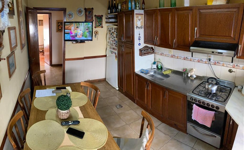 Ph 4 Ambientes Con Cochera, Patio Y Terraza Con Parrilla En Excelente Estado.