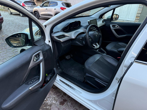 Peugeot 208 1.6 Feline Tiptronic