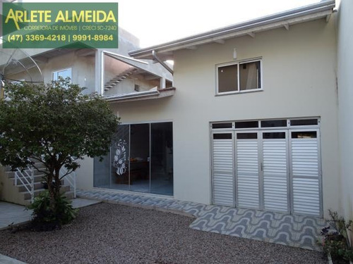 Imagem 7 de 15 de Casa No Bairro Centro Em Porto Belo Sc - 1299