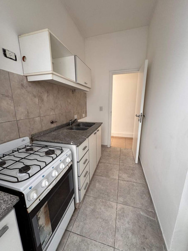 Alta Cordoba, 1 Dormitorio Con Patio, Cocina Separada - A Metros De La Plaza