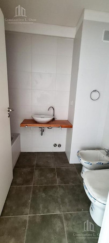 Imagen 3 de 10 de Departamento 2 Ambientes En Sexto Piso - Caballito