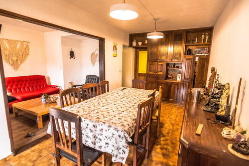 Espectacular Casa De 370m2 Cubiertos En El Centro De Bariloche