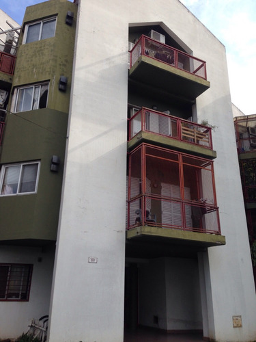 Departamento De 2 Ambientes En Carapachay