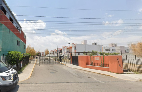 Espectacular Casa De 2 Niveles En Fraccionamiento Cerrado, Cordillera De Los Andes, La Loma, Queretaro Cm