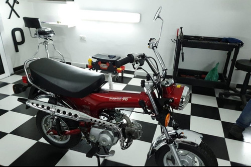 Honda Dax St 70