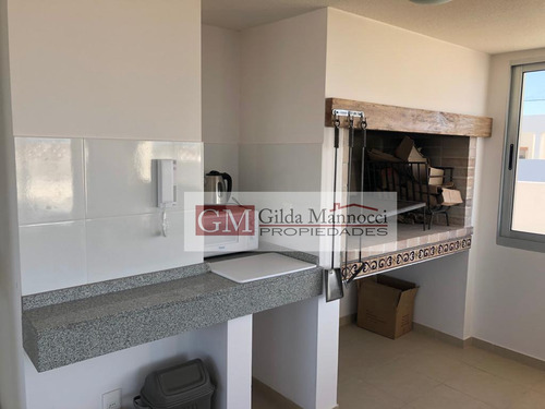 Impecable Apartamento En Venta En Tres Cruces. Con Renta