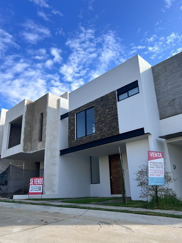 Casa Nueva En Venta En Capital Norte