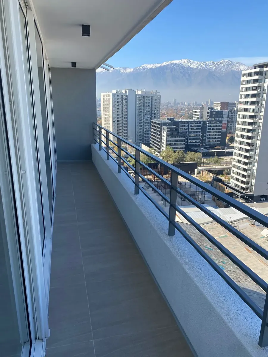 Imagen 1 de 12 de Departamento Estilo Mariposa, A Pasos Metro Irarrázaval