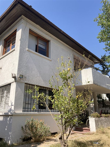 Casa En Venta De 10 Dorm. En Providencia