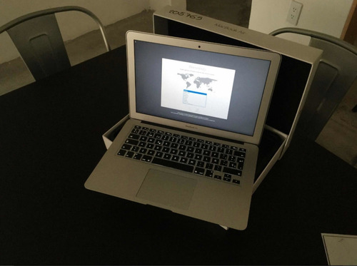 Macbook Air 2017 13 Pulgadas Intel Core I5 8gb Ram 128gb Ssd (Usado)
