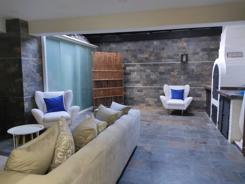 Imagen 6 de 14 de Excelente Tonwhouse Conj Res Los Eucaliptos. Llano Alto Carr