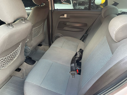 Volkswagen Fox 1.0 Vht Route Total Flex 5p