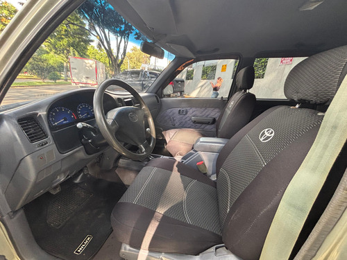 Toyota Hilux 2.4 Et