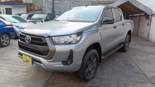 Toyota Hilux 2.7 Cabina Doble Sr Mt