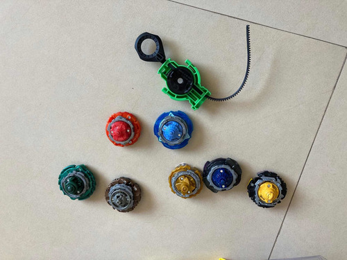Beyblade Burst Playset Torre De Batalla Y 7 Beyblades (Usado)