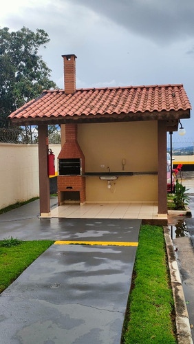 Apartamento De 2 Dormitórios Com Terraço E Vaga De Garagem