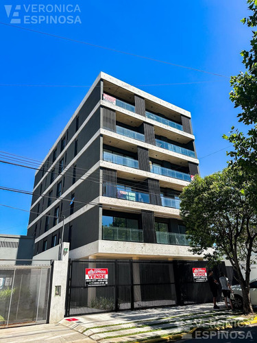 Departamento De Dos Ambientes Con Cochera, En Venta- Ituzaingó Sur