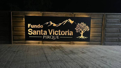 Imagen 2 de 7 de Pirque / Fundo Santa Rita