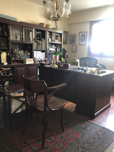 Venta De Casa En Urb Prados Del Este, Mcpio Baruta, Caracas. Mr