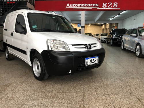Peugeot Partner 1.6 Furgon Confort Full 2019 Financiamos