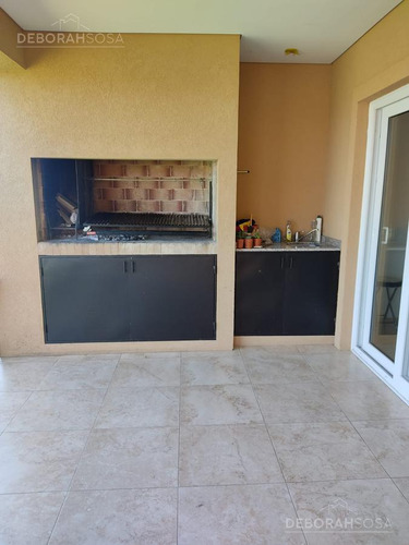 Casa En Venta Con Renta A La Laguna - El Canton