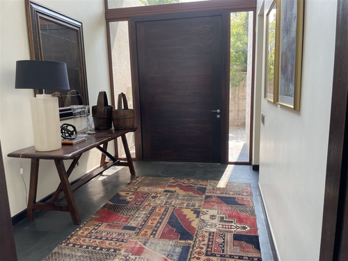 Casa En Venta De 5 Dorm. En Lo Barnechea