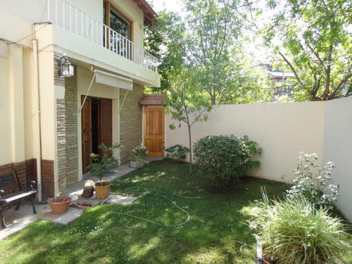 Casa Alquiler O Venta Santa Genoveva, 3 Dormitorios, 3 Baños, Quincho-garaje Y Jardín