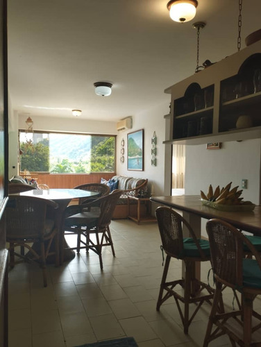 Imagen 7 de 10 de Apartamento En Alquiler Vacacional En Macuto, Residencias Camuri Chico, Av. La Playa Parroquia Macuto, Bajada Del Playon Edo. La Guaira.