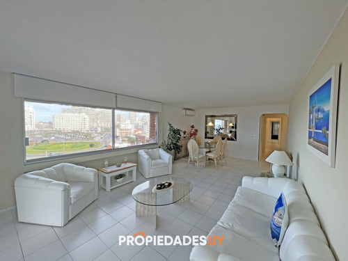 Imagen 10 de 30 de Primera Linea Playa Brava - Venta Dpto. 3 Dormitorios