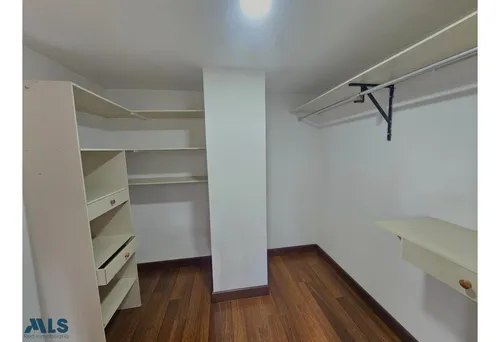 Amplios Espacios Y Excelente Ubicacion(mls#255253)