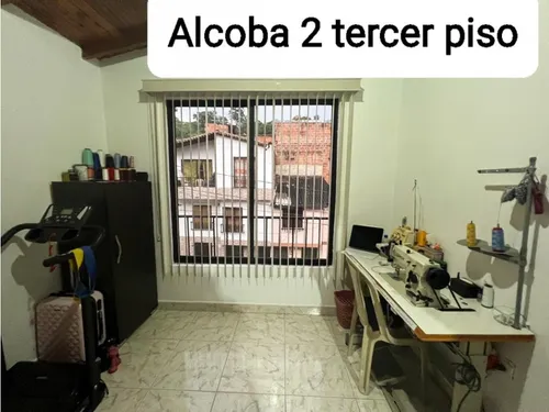 Casa Dos Pisos 2 Y 3 En Bello