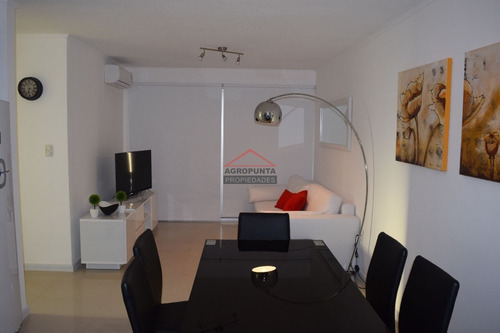 A Pasos De Playa Brava Con Servicios- Ref: 2865