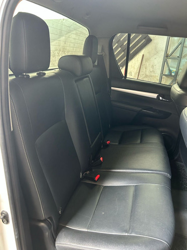 Toyota Hilux 2.7 Srv Cab. Dupla 4x2 Flex Aut. 4p