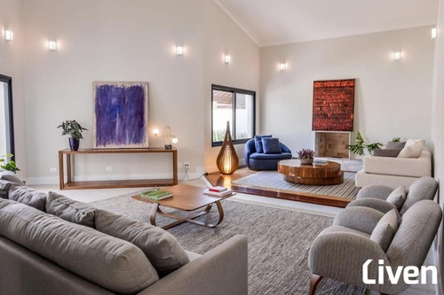 Imagem 1 de 23 de Excelente Casa Com Arquitetura Contemporânea No Jardim Das Colinas! - So0721
