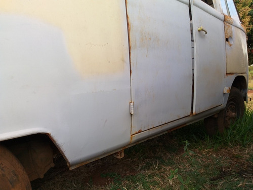 Volkswagen Kombi 1975 Samba