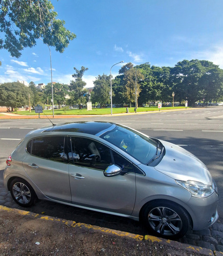 Peugeot 208 1.6 Feline