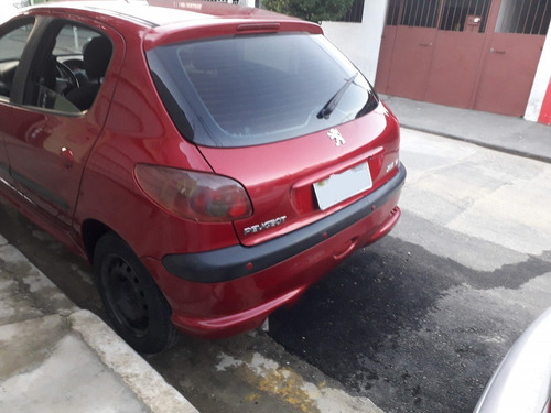 Imagem 7 de 11 de Peugeot 206
