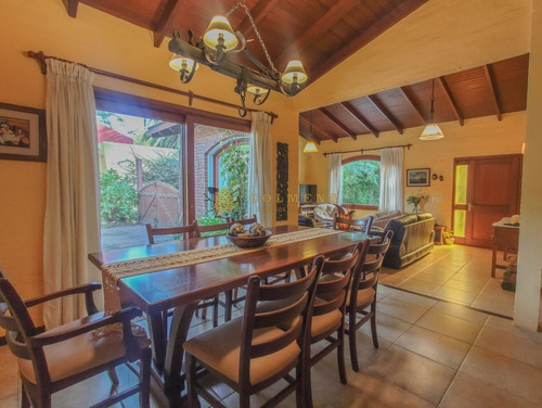 Casa En Venta En Jardines De Cordoba- Ref: 4713
