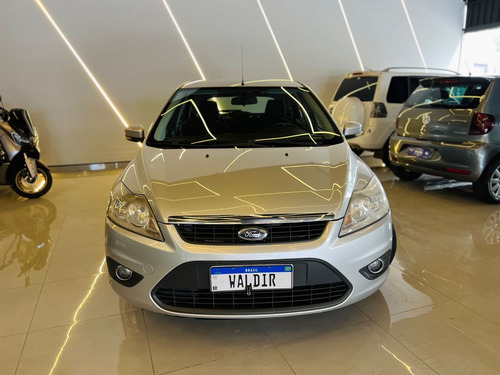 Ford Focus 1.6 S/SE/SE Plus Flex 8V/16V 5p