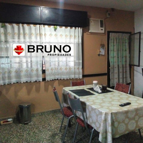 Casa Con Departamento En Venta En Merlo Sur
