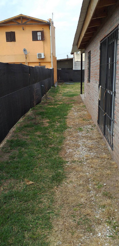 Venta Casa Un Dormitorio Estrenar Bosque Azul Roldan
