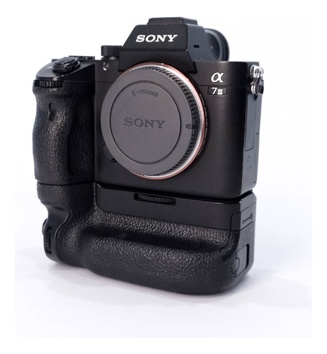 Camara Sony A7iii Con Battery Grip Y Cargador Sony (usada)