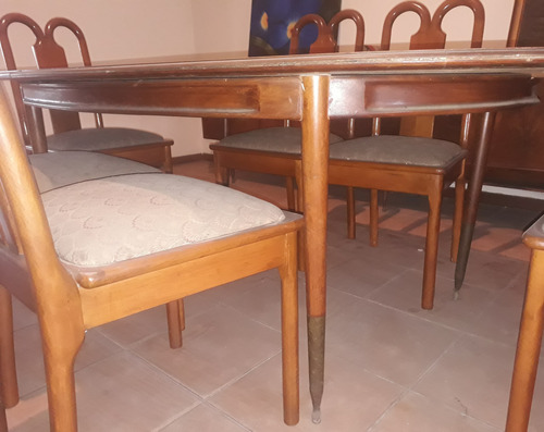 Juego De Comedor, Nogal (mesa Y Vajillero) 6 Sillas De Roble Marrón Claro Rayado (Usado)